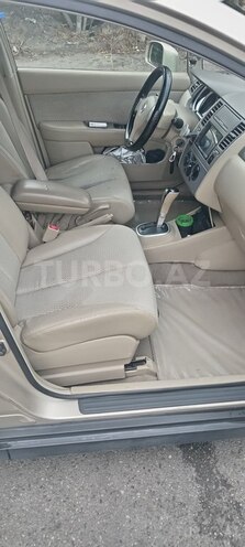 Nissan Tiida-5