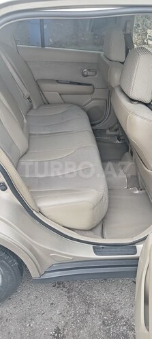 Nissan Tiida-6