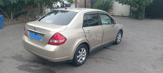 Nissan Tiida-7