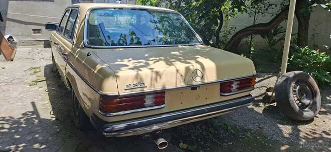 Mercedes W123-4