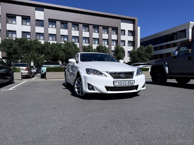 Lexus IS 250-3