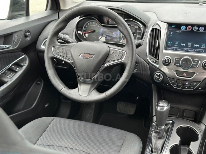 Chevrolet Cruze-12