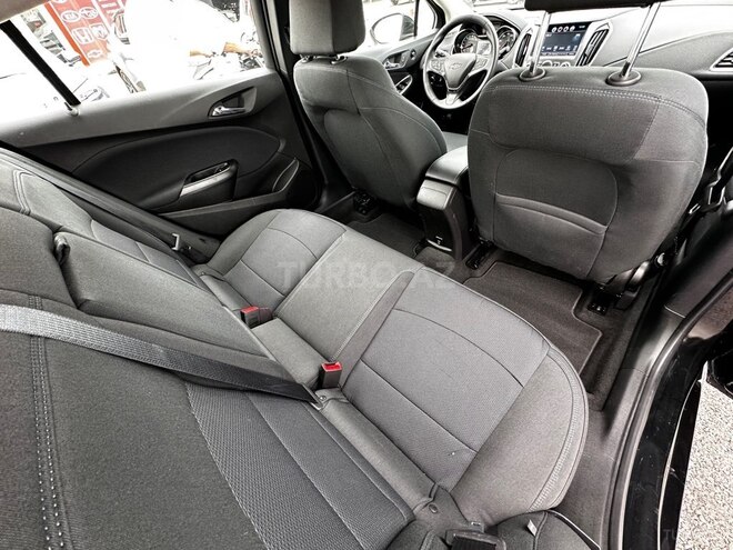 Chevrolet Cruze-9