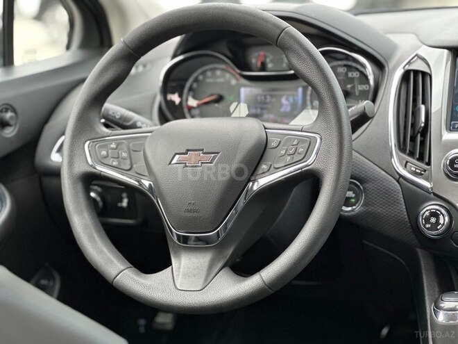 Chevrolet Cruze-13