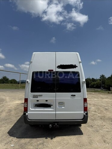 Ford Transit-5