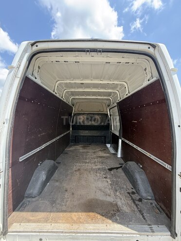 Ford Transit-6
