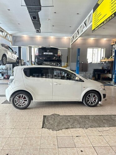 Chevrolet Aveo-3