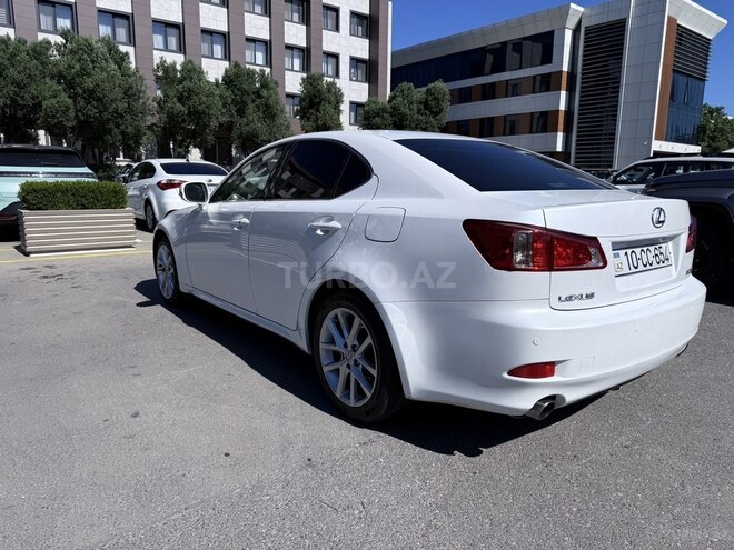 Lexus IS 250-11