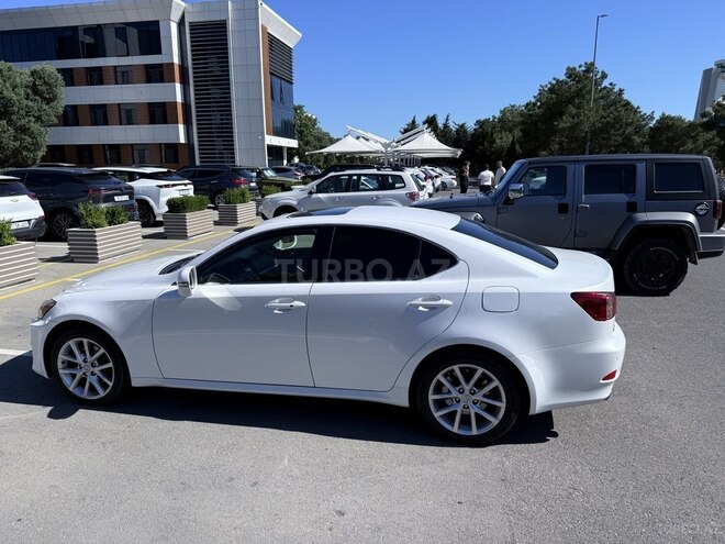 Lexus IS 250-12