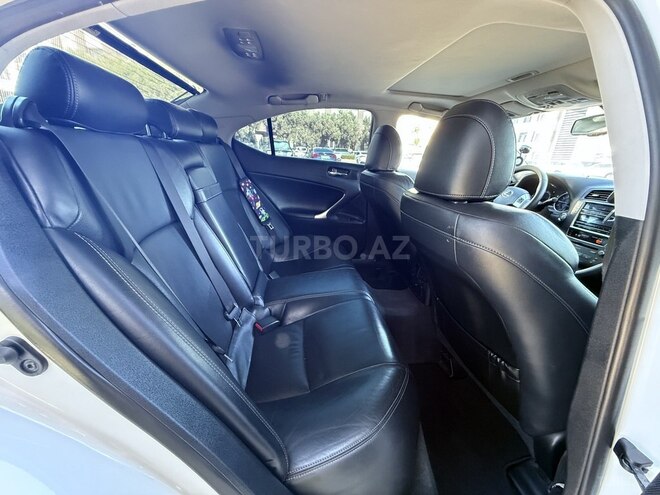 Lexus IS 250-15