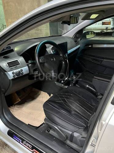 Opel Astra-11