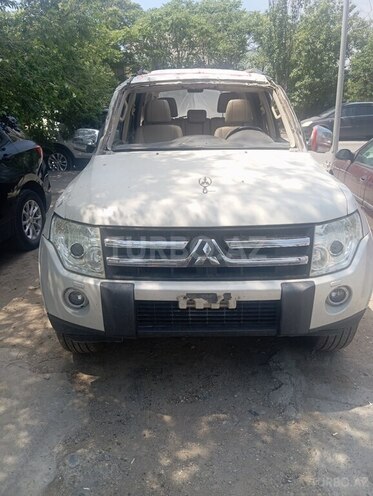 Mitsubishi Pajero-1