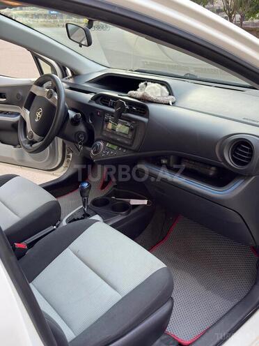 Toyota Prius C-6