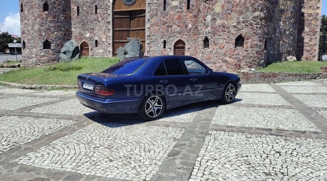 Mercedes E 220-4