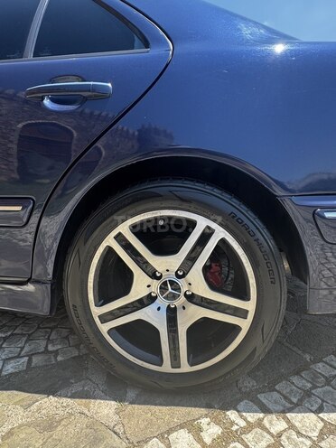 Mercedes E 220-10