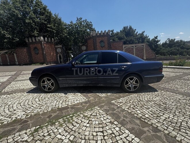 Mercedes E 220-7