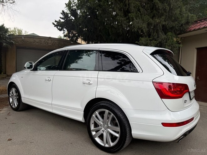 Audi Q7-8