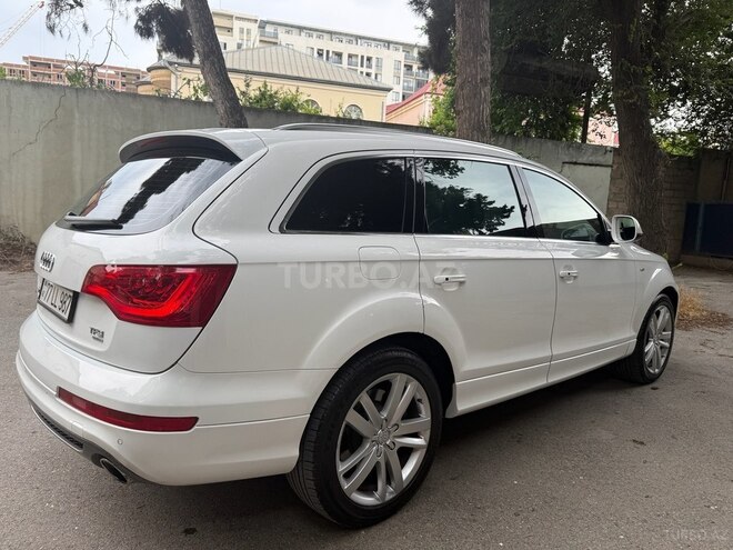 Audi Q7-7