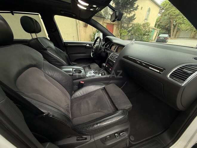 Audi Q7-21