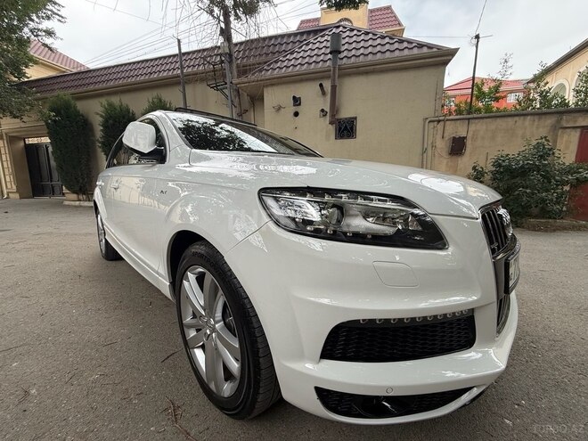 Audi Q7-5