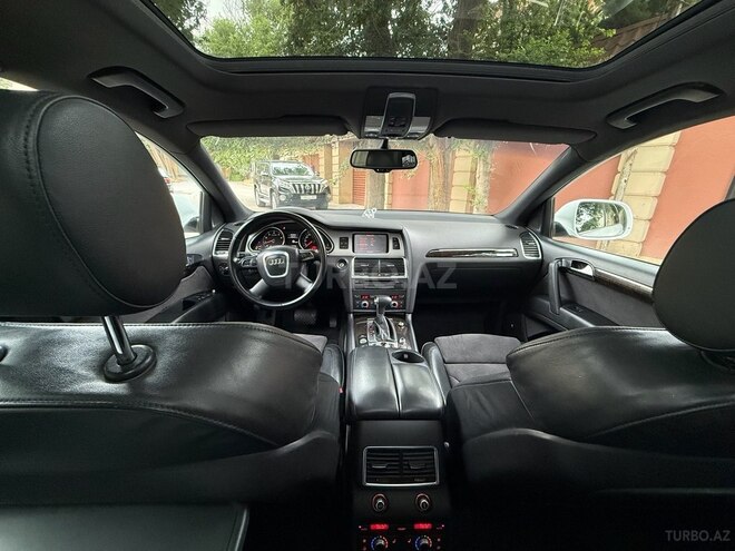 Audi Q7-19
