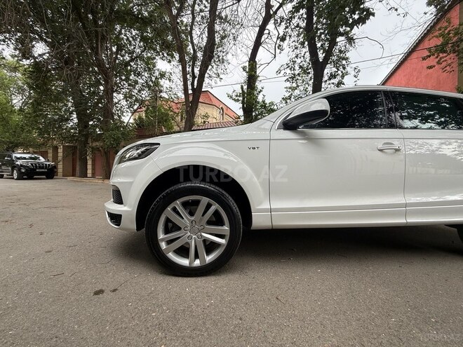 Audi Q7-10