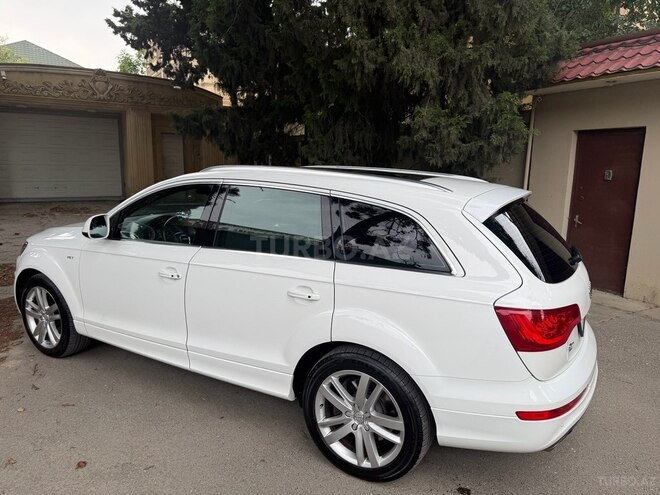 Audi Q7-6