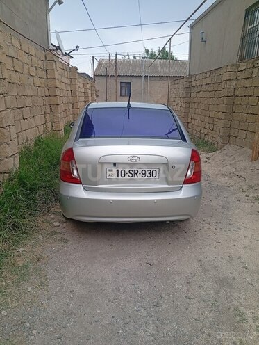 Hyundai Accent-2