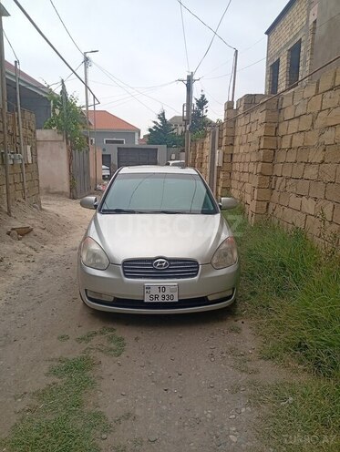 Hyundai Accent-1