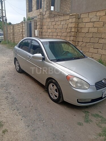 Hyundai Accent-5