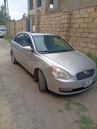 Hyundai Accent-7
