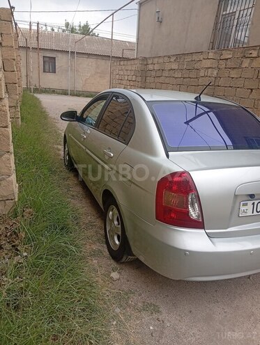 Hyundai Accent-6