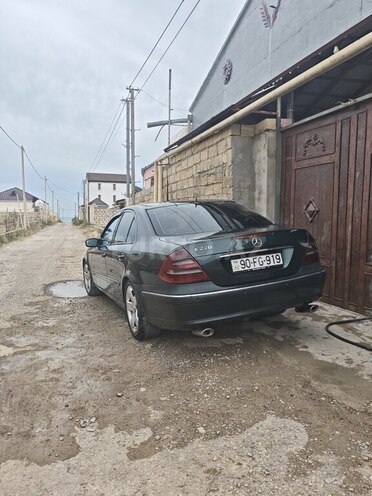 Mercedes E 270-2