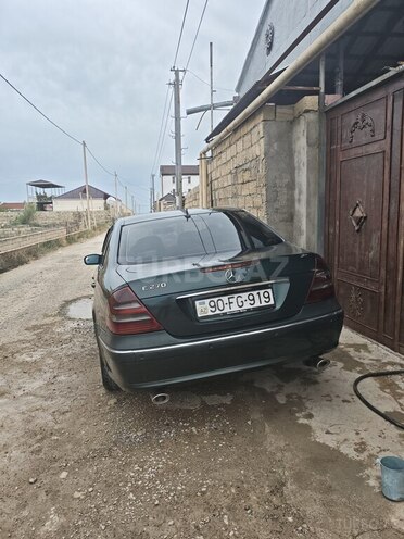 Mercedes E 270-3