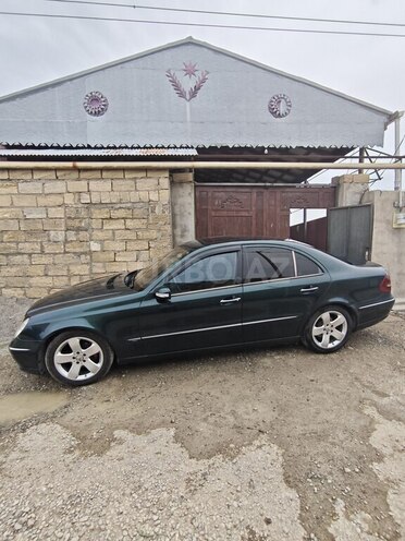 Mercedes E 270-4