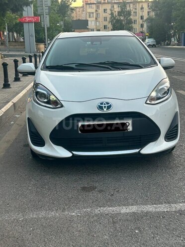 Toyota Aqua-9