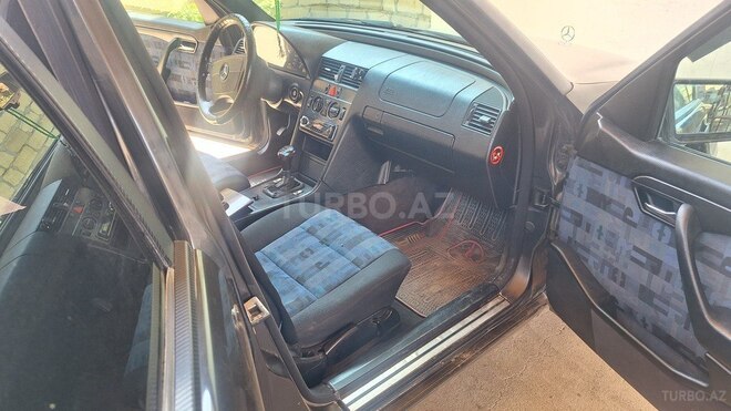 Mercedes C 180-8