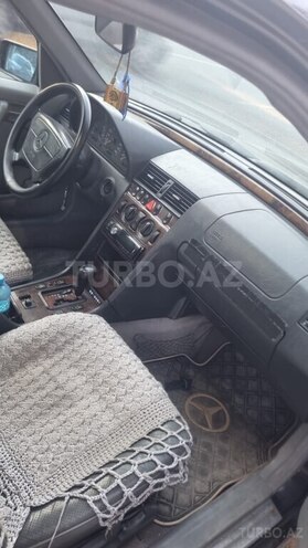 Mercedes C 200-11