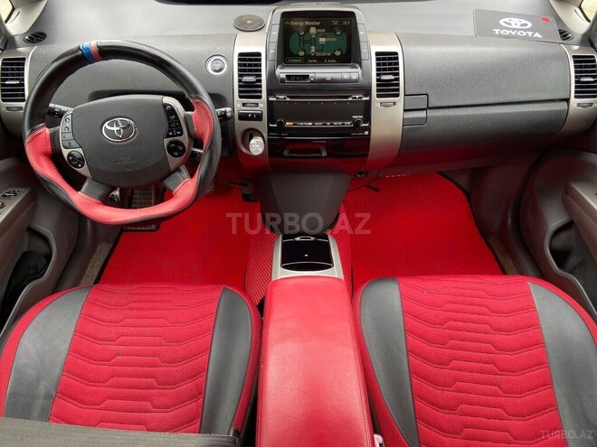 Toyota Prius-13
