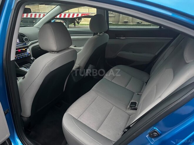 Hyundai Elantra-7