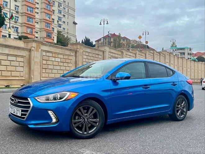 Hyundai Elantra-4