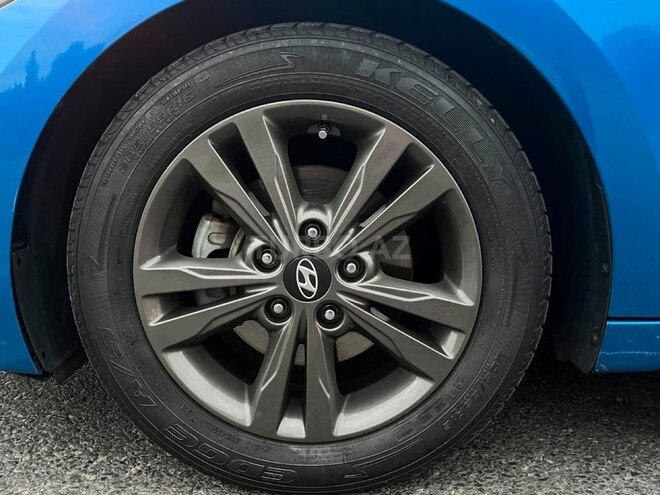 Hyundai Elantra-9