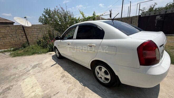 Hyundai Accent-3