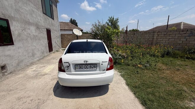 Hyundai Accent-6