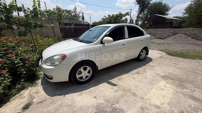 Hyundai Accent-8