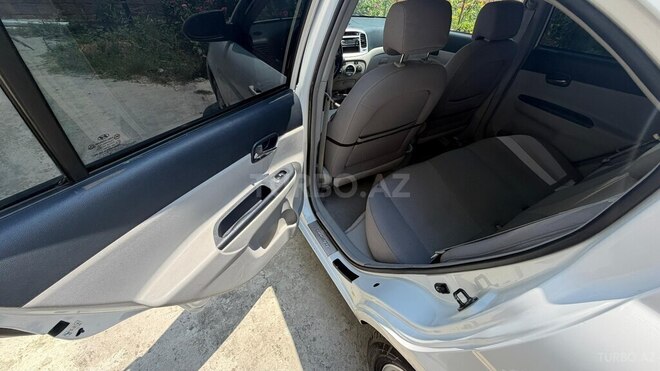 Hyundai Accent-10