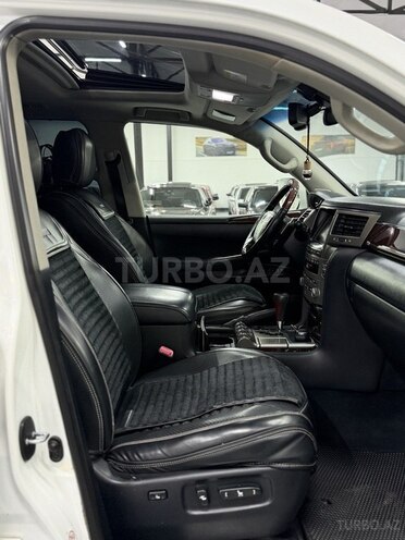 Lexus LX 570-20
