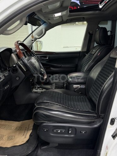 Lexus LX 570-18