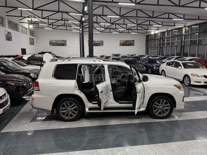 Lexus LX 570-14