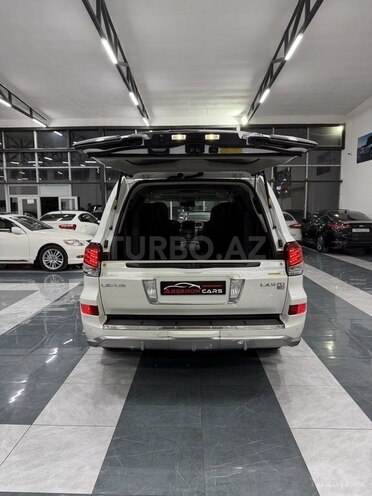 Lexus LX 570-16